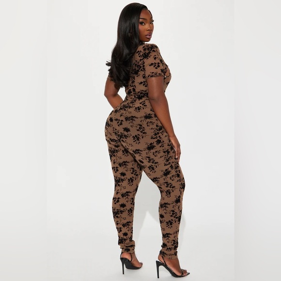 New Raelynn Short Sleeve Mesh Jumpsuit in Brown Size Large - Picture 7 of 7